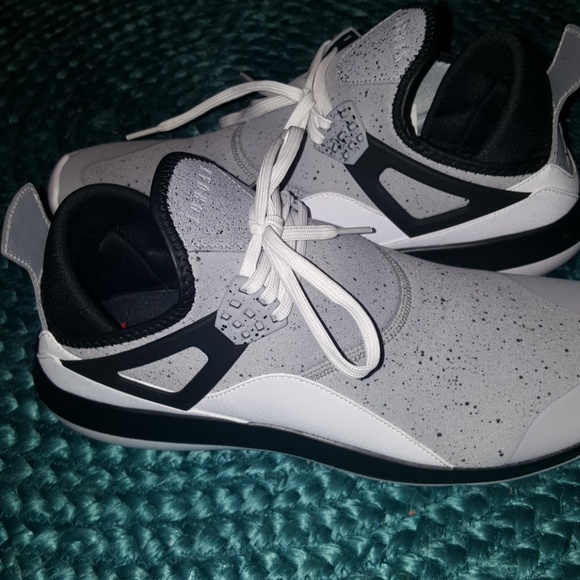 jordan lunarlon white